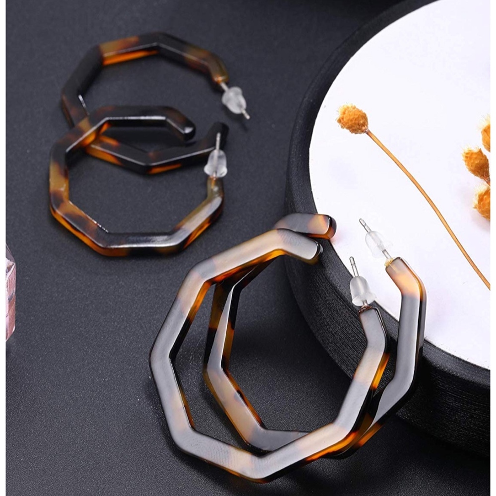 2/$20 BOGO BaubleBar Style Tortoise Hoop Earrings - Picture 2 of 5